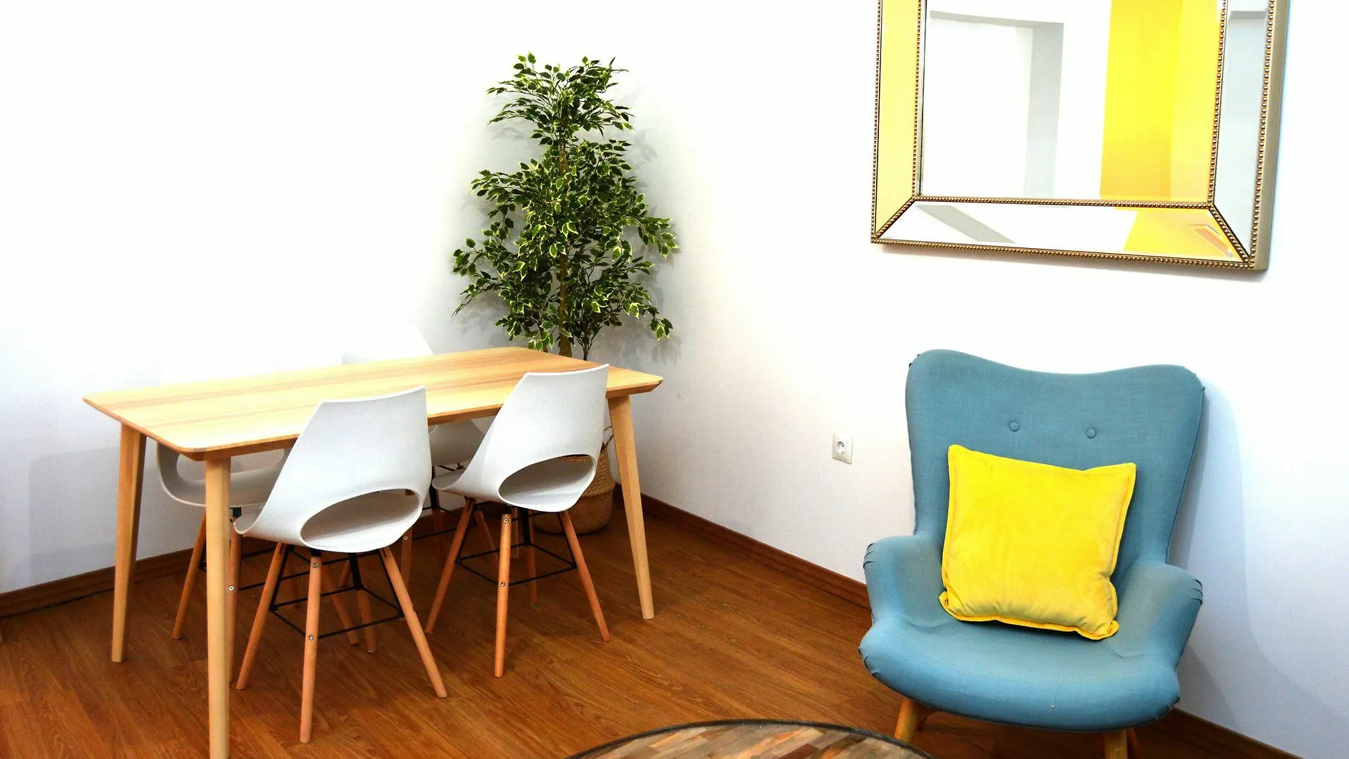La Casa Del Reloj Cadiz Apartment
